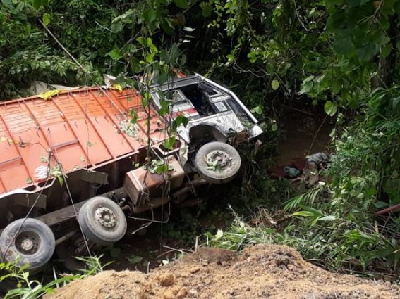 2 Jammu & Kashmir Residents were severely injured in Road Accident at Atharamura 